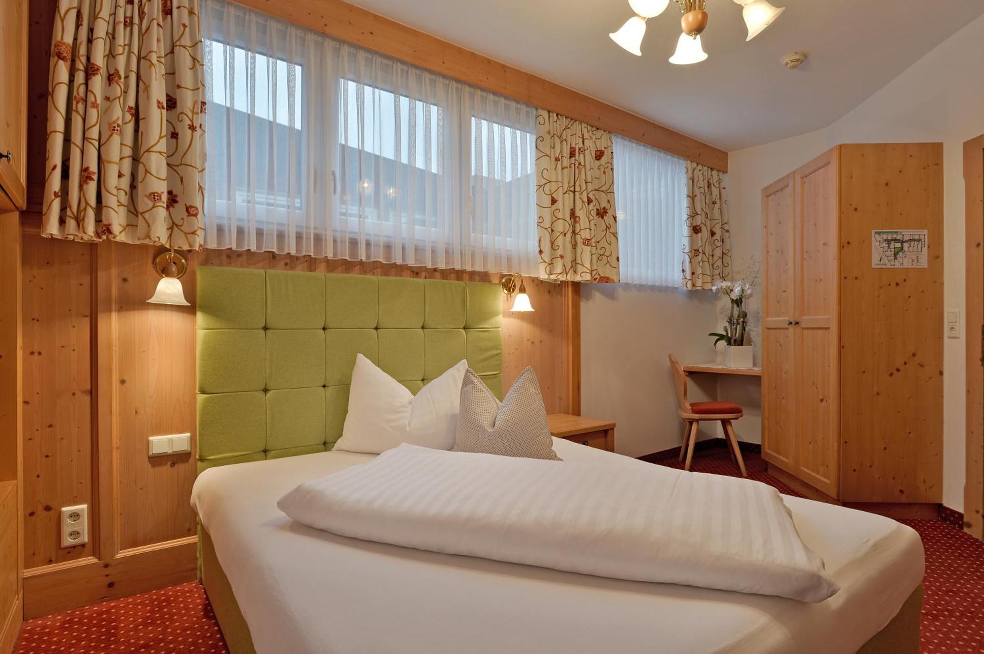 Hotel Tiroler Stuben เวอร์เกิล ภายนอก รูปภาพ