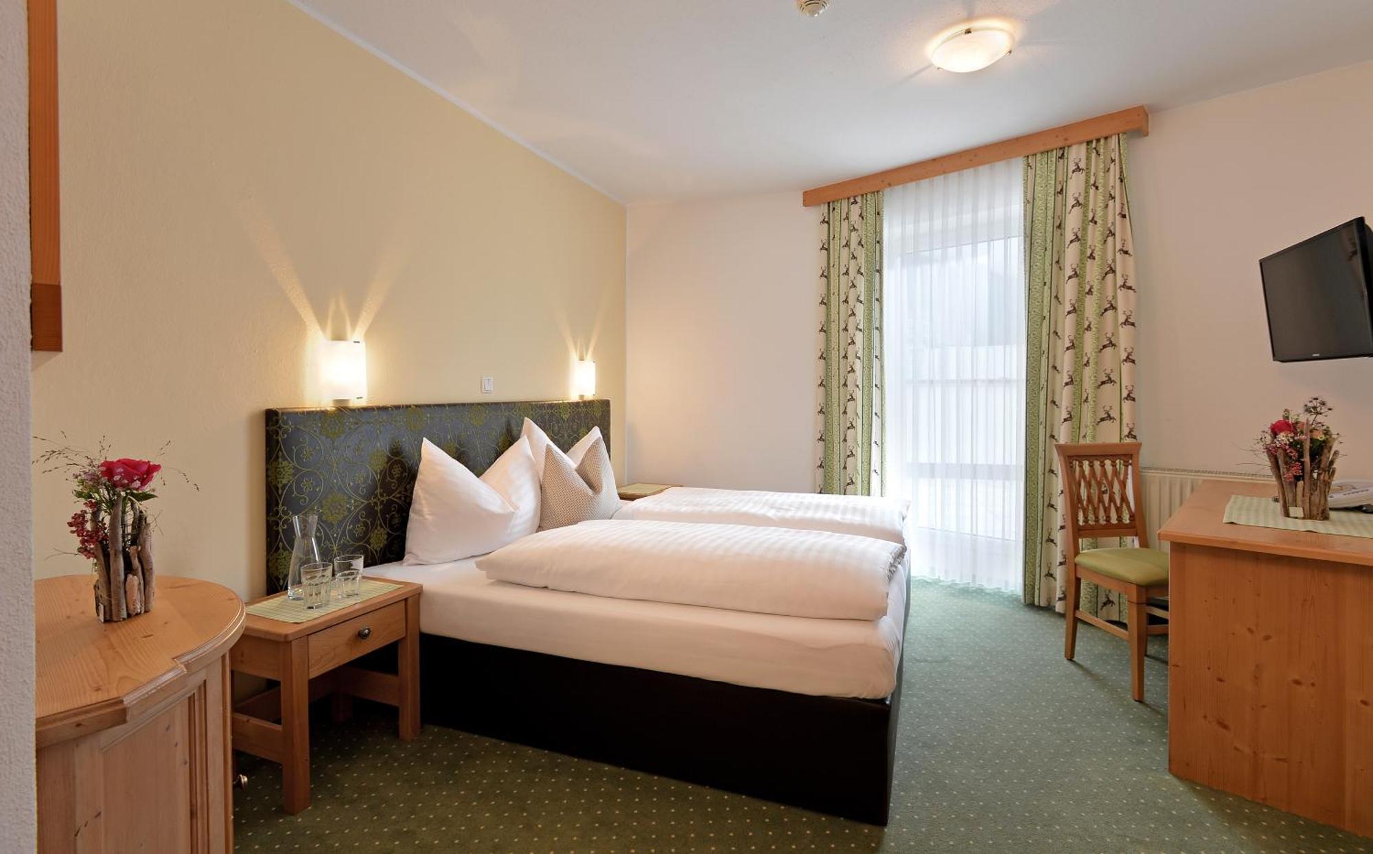 Hotel Tiroler Stuben เวอร์เกิล ภายนอก รูปภาพ