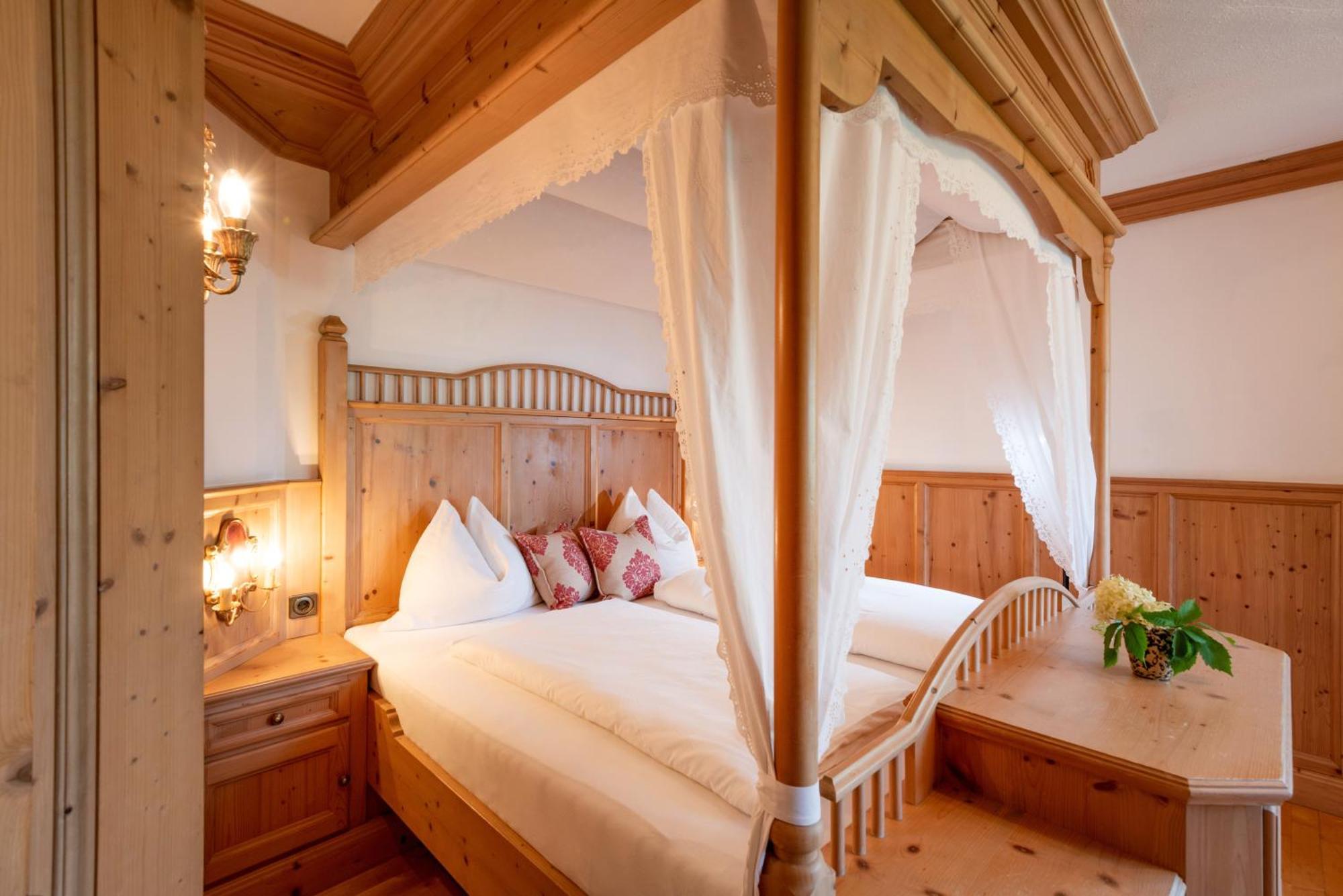 Hotel Tiroler Stuben เวอร์เกิล ภายนอก รูปภาพ