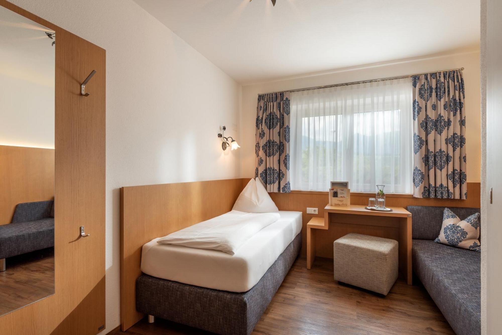 Hotel Tiroler Stuben เวอร์เกิล ภายนอก รูปภาพ